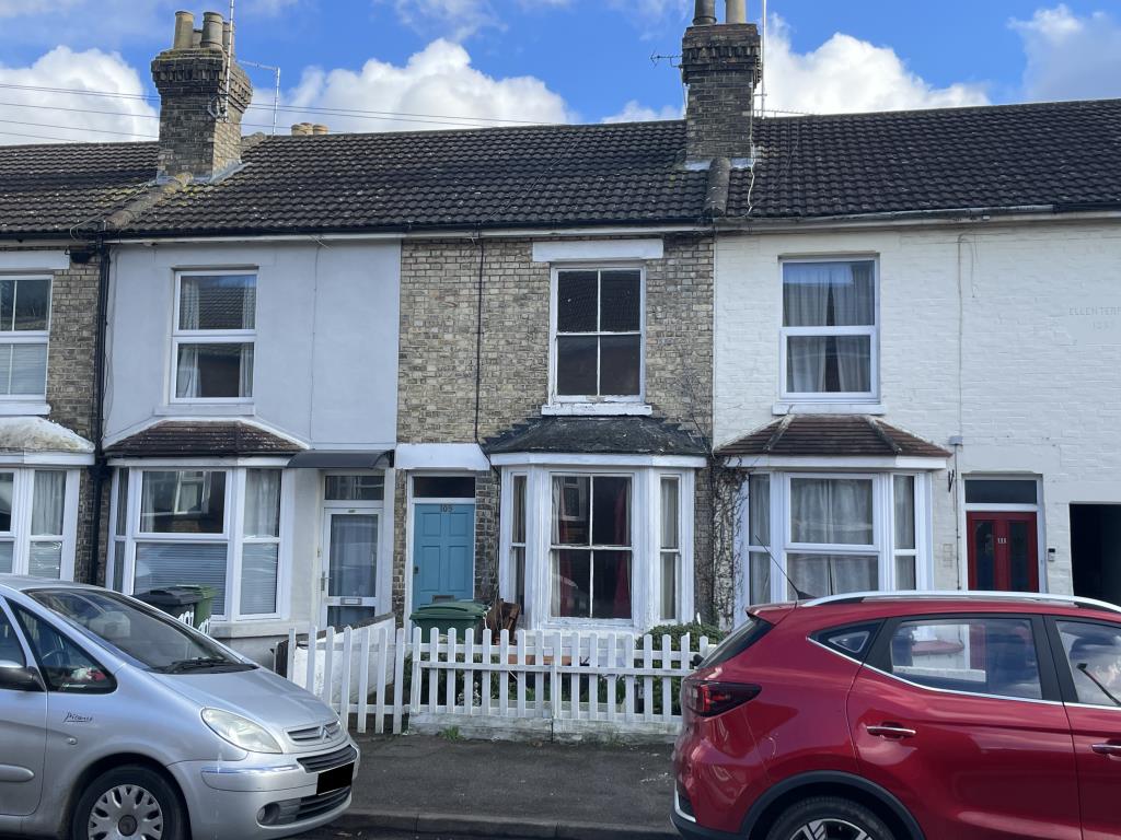 Lot: 8 - HOUSE IN NEED OF MODERNISATION -